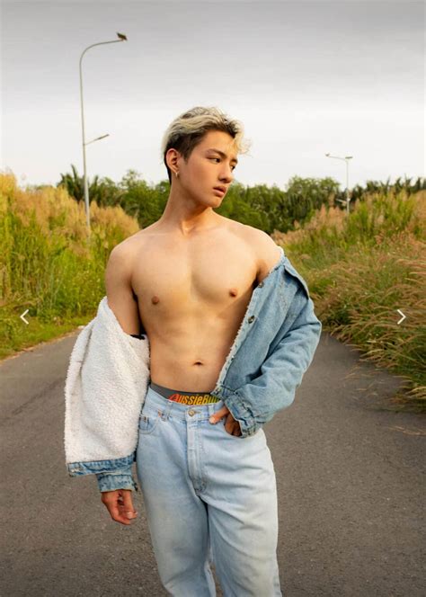 More on: https://onlyfans.com/bevis.asian .